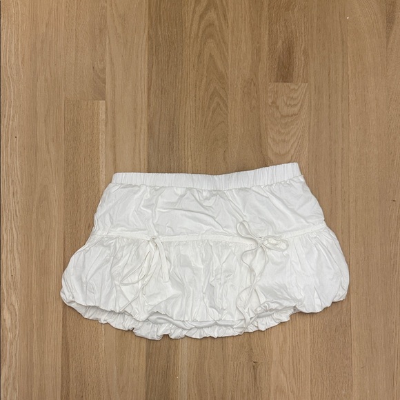 Hem Dresses & Skirts - Hem White Elastic Waist Mini Skirt